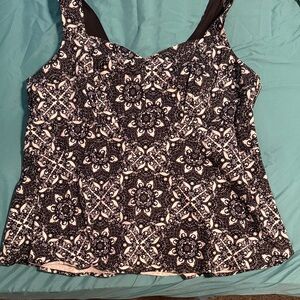 Patterned Black and White Women's Top